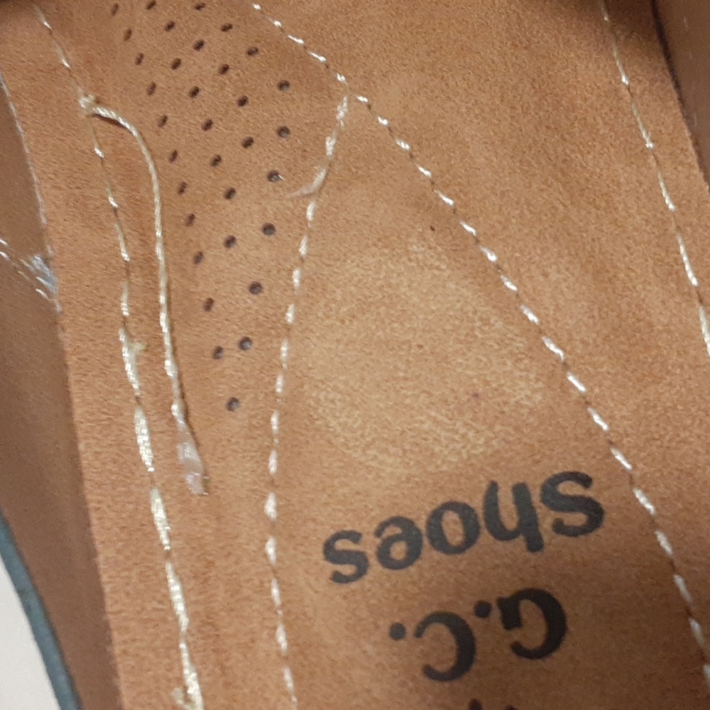 G.C. shoes. Blue sandals with flowers. New with tags. - Picture 9 of 12